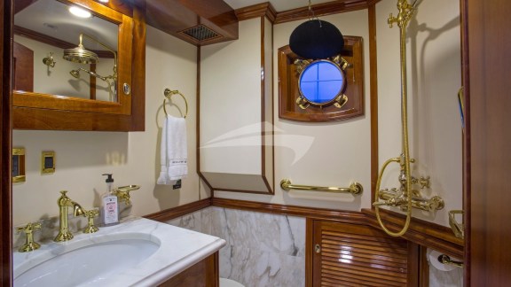 Image of COLUMBIA yacht #13