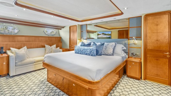 Image of SLEEPOVER yacht #13