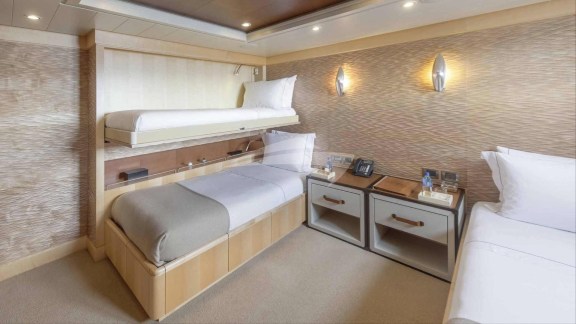 Guest twin cabin with pullman