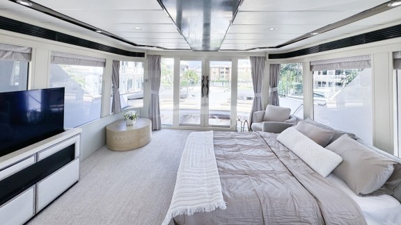 Image of PRIVILEGE yacht #20