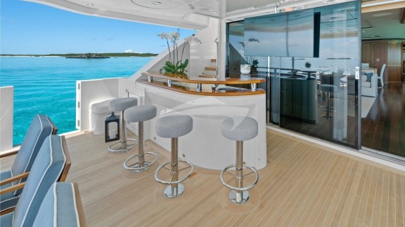 Main Deck Bar