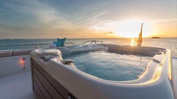Deck Jacuzzi