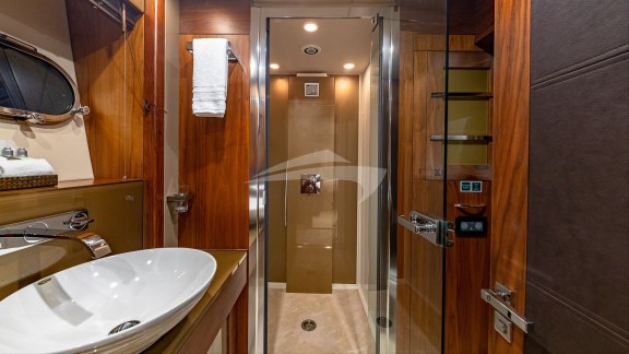 Queen Stateroom Bathroom
