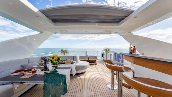 Image of PIER PRESSURE yacht #17