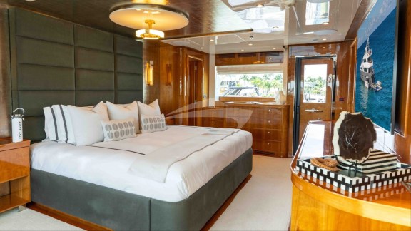 Master/VIP Stateroom on Skylounge Deck
