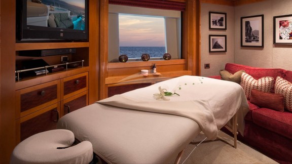 Image of HOSPITALITY yacht #14