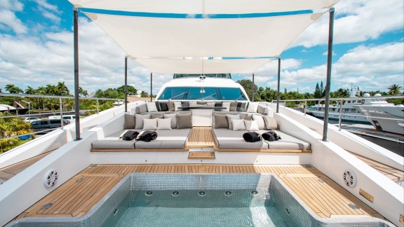 Foredeck Hot Tub