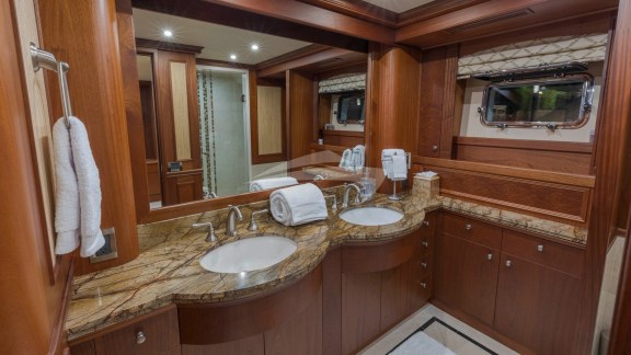 Image of ANNDRIANNA yacht #10