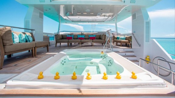 Deck Jacuzzi