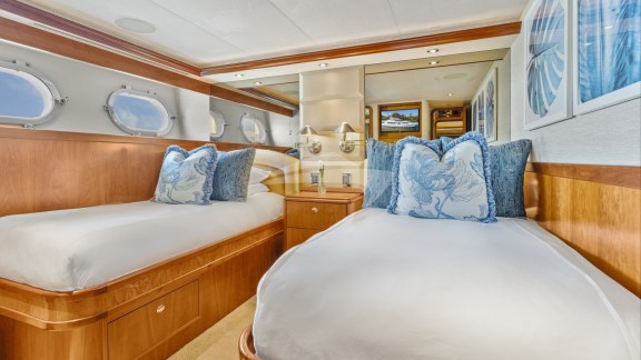 Image of SLEEPOVER yacht #18