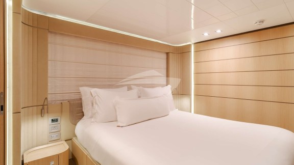 Queen stateroom