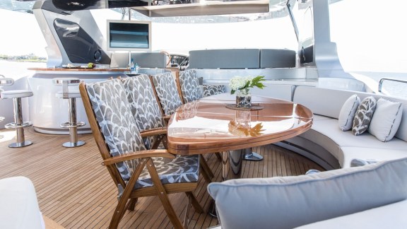 Flybridge Dining and Bar