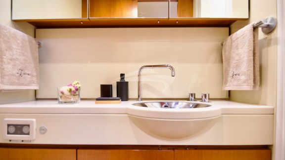 Owner's Cabin Bathroom