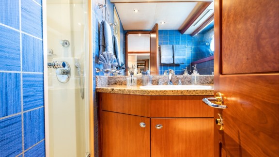 Image of SLEEPOVER yacht #17