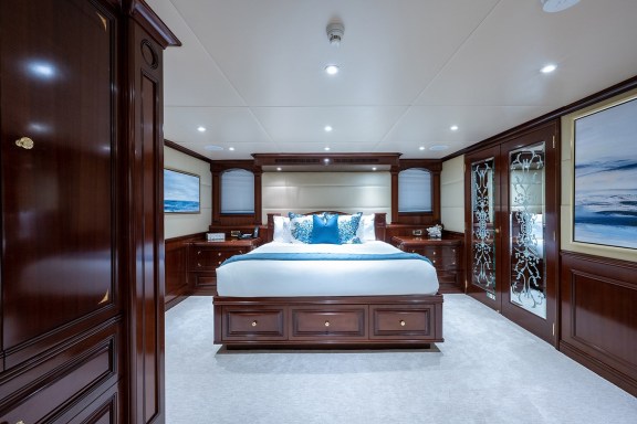 Image of STARSHIP yacht #28