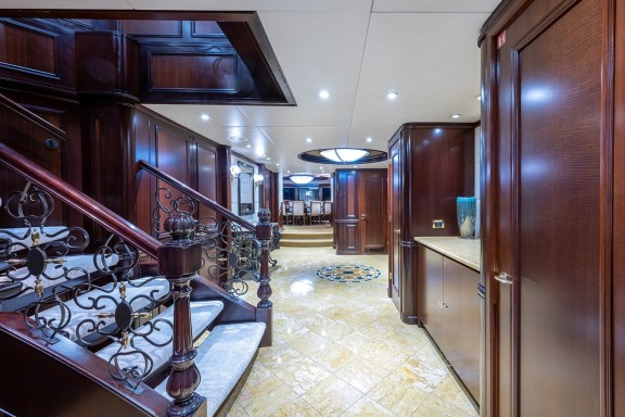 Image of STARSHIP yacht #24