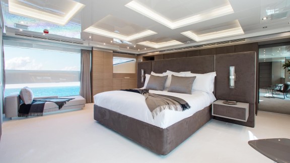 Image of EMINA yacht #13