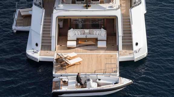Motor Yacht Samurai Beach Club and easy jet ski docking