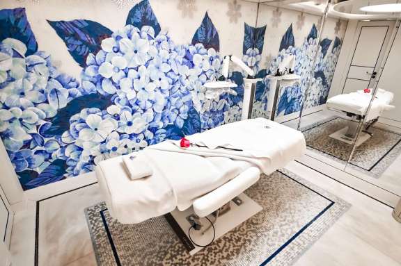 Luxury Motor Yacht Coral Ocean Spa
