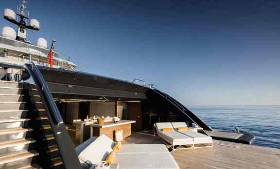 Superyacht Loon's Beach Bar