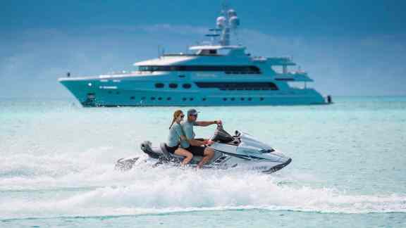 Bahamas luxury yacht charter