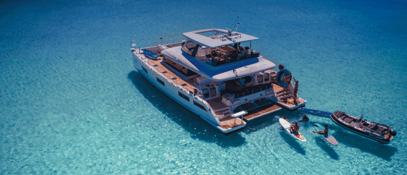 Power catamaran charter Bahamas, Serenity