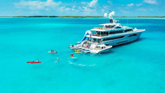 Bahamas luxury yacht charter