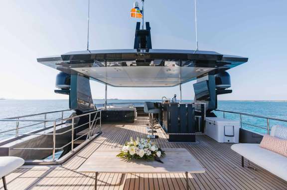Upper Deck Dining