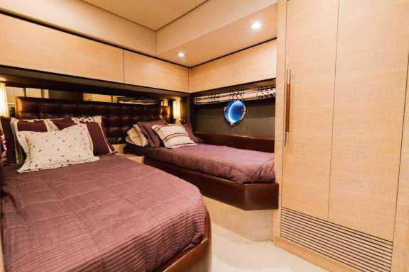 King Convertible Cabin