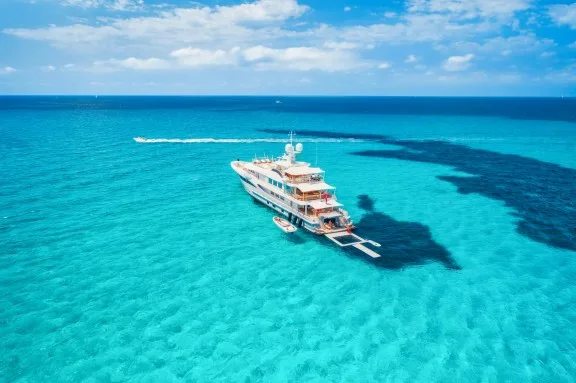 luxury crewed bahamas yacht charter