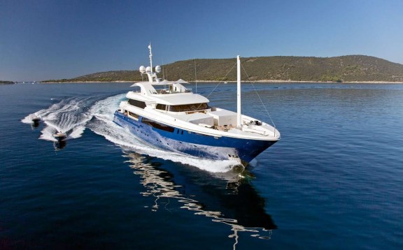 Yacht MARY JEAN II By ISA - Profile Underway In The Mediterranean