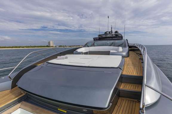 Image of NO SURRENDER yacht #16