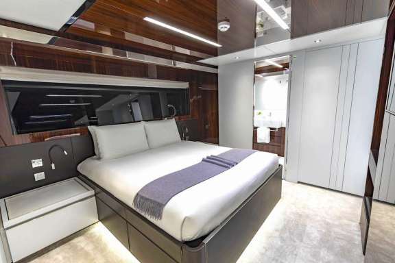 Image of NO SURRENDER yacht #8