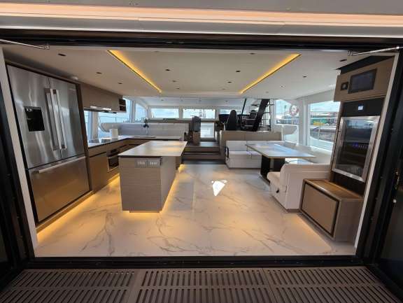 Image of Xquisite Hybrid yacht #2