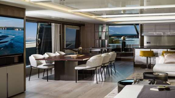 Salon Dining