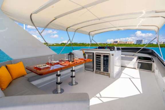 Flybridge Dining