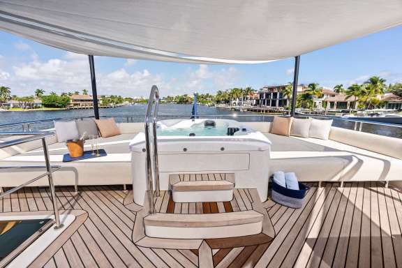 Sundeck Jacuzzi and Seating