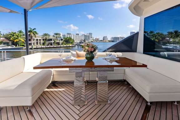 Sundeck Dining