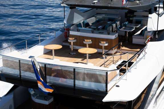 Flybridge Ariel