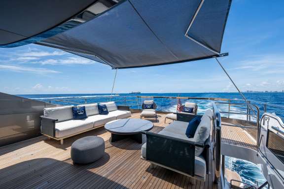 Image of R&R yacht #16