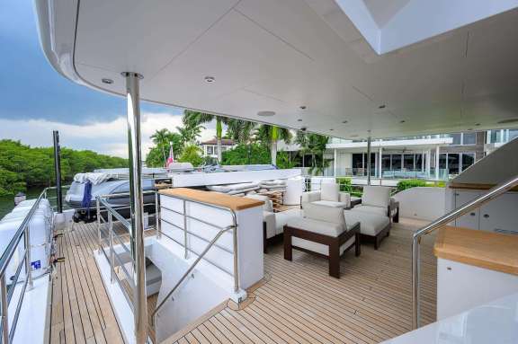 Bridge Deck Aft