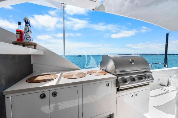 Image of HAPPY HOUR yacht #22