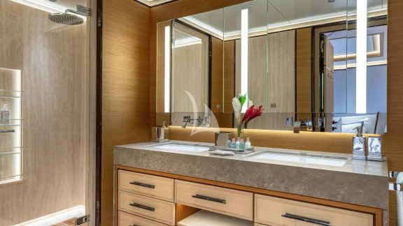 Image of TOP FIVE II yacht #28