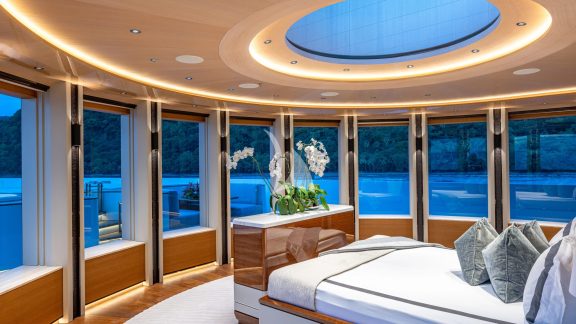 Image of TOP FIVE II yacht #13