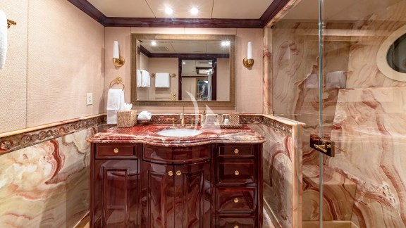 King Ensuite