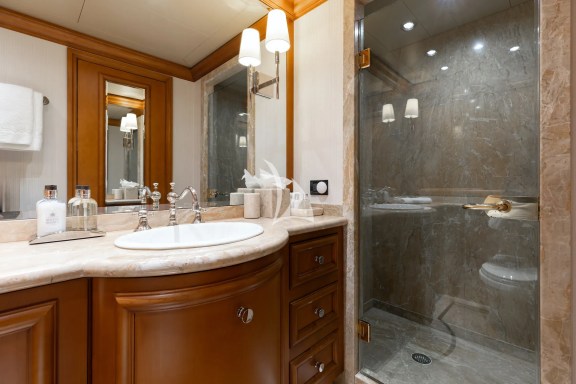 Twin Guest Ensuite