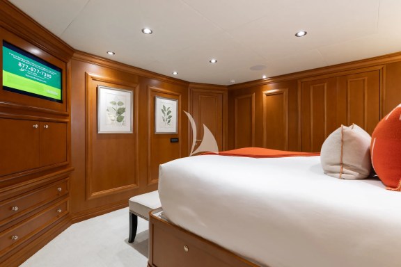 Queen Guest Stateroom