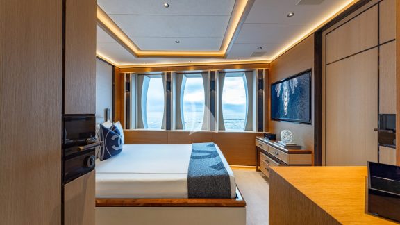 Image of TOP FIVE II yacht #23