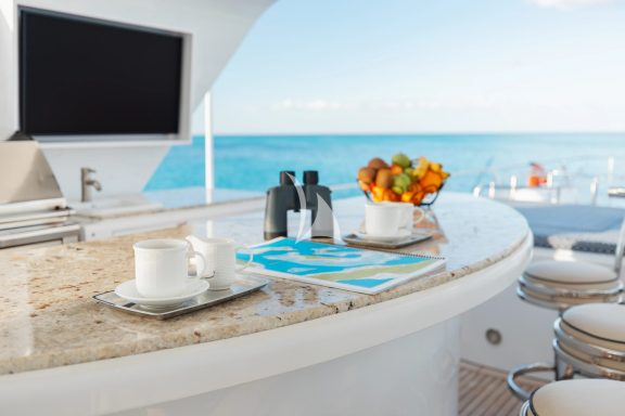 Flybridge Bar