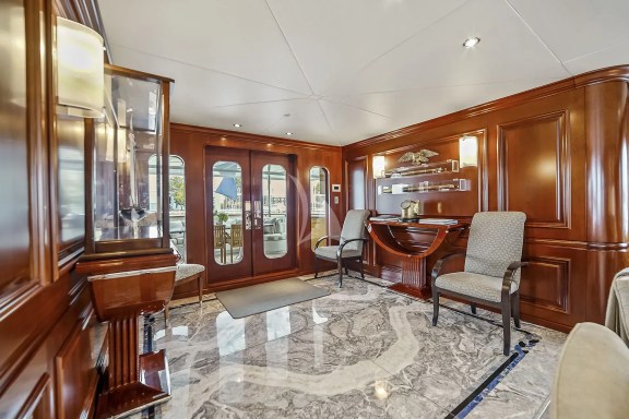 ARTEMIS Salon
